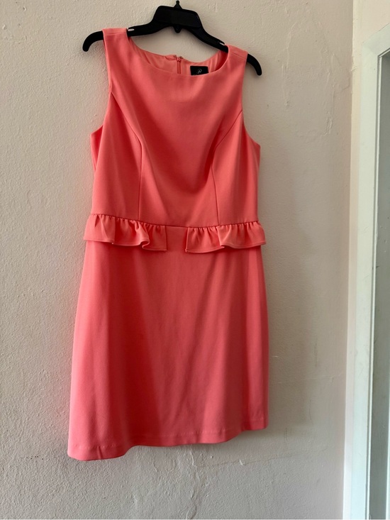 Adrianna Papell Dresses & Skirts - Adrianna Papell Coral Sleeveless Peplum Shift Dress